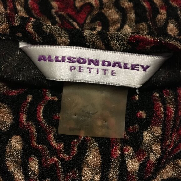 Festive Paisley Raised Texture Top - Picture 10 of 16